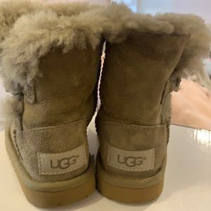 Ugg’s button boots for toddlers